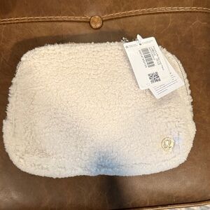 Lulu lemon everywhere belt bag size large  fleece material.. never been used..
